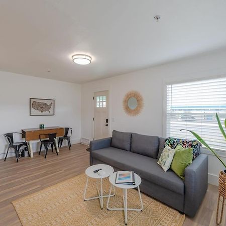 #Stayinmydistrict Coos Bay Cypress Cottage 外观 照片