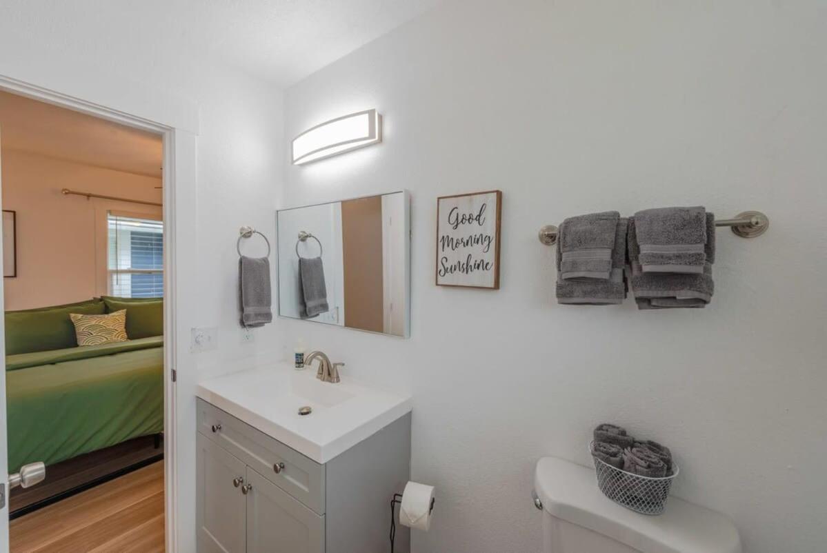 #Stayinmydistrict Coos Bay Cypress Cottage 外观 照片