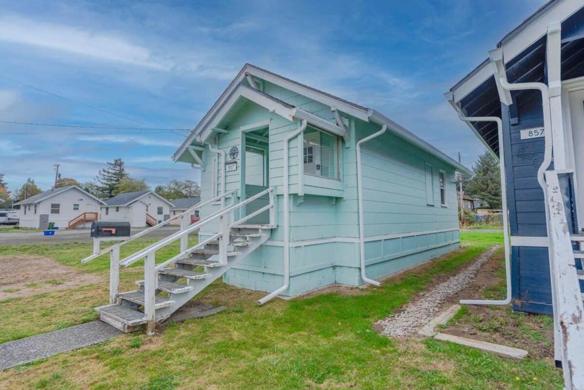 #Stayinmydistrict Coos Bay Cypress Cottage 外观 照片